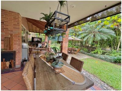 Casa de 3 alcobas en venta en Benedictinos, Envigado, 318 m² · foto 12 de 20