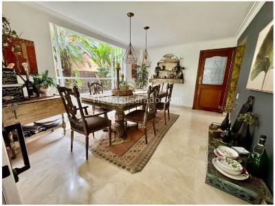 Casa de 3 alcobas en venta en Benedictinos, Envigado, 318 m² · foto 13 de 20