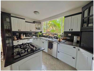Casa de 3 alcobas en venta en Benedictinos, Envigado, 318 m² · foto 17 de 20