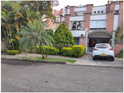 Casa de 4 alcobas en venta en Loma Del Esmeraldal, Envigado, 187 m² · foto 2 de 20