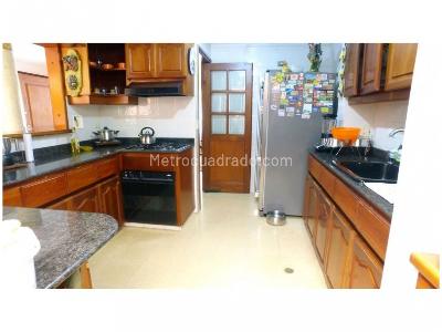 Casa de 4 alcobas en venta en Loma Del Esmeraldal, Envigado, 187 m² · foto 9 de 20