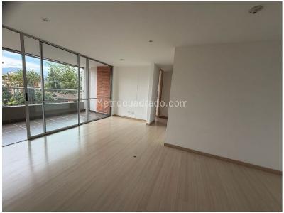 Apartamento en venta en Loma Del Esmeraldal, Envigado · foto 2 de 10