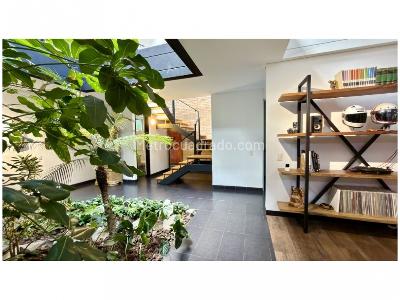 Casa de 3 alcobas en venta en Loma El Atravesado, Envigado, 288 m² · foto 4 de 19