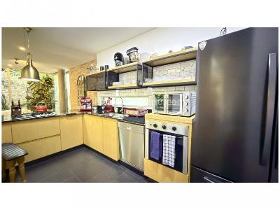 Casa de 3 alcobas en venta en Loma El Atravesado, Envigado, 288 m² · foto 10 de 19