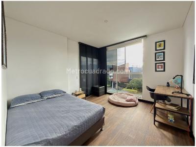 Casa de 3 alcobas en venta en Loma El Atravesado, Envigado, 288 m² · foto 18 de 19
