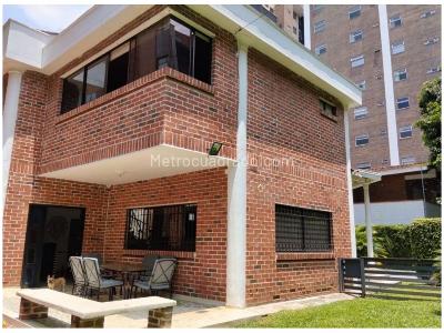 Casa de 4 alcobas en venta en Otraparte, Envigado, 369 m² · foto 3 de 10