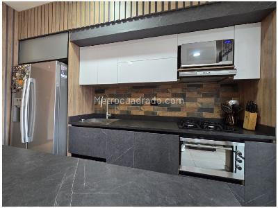 Apartamento de 3 alcobas en venta en Calasanz, Medellín, 84 m² · foto 2 de 18
