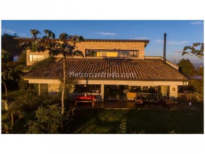Casa de 4 alcobas en venta en Loma Del Escobero, Envigado, 350 m² · foto 18 de 20