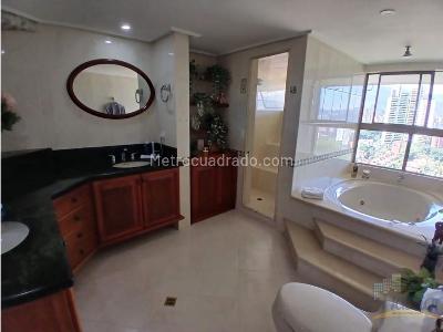 Apartamento de 4 alcobas en venta en Los Balsos, Medellín, 299 m² · foto 18 de 20
