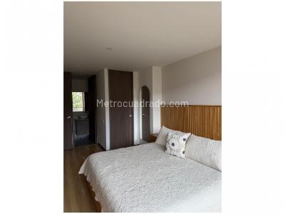 Apartamento de 2 alcobas en venta en Loma Del Escobero, Envigado, 84 m² · foto 2 de 9