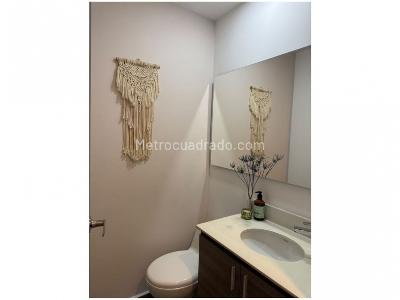 Apartamento de 2 alcobas en venta en Loma Del Escobero, Envigado, 84 m² · foto 3 de 9