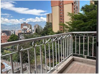 Apartamento de 3 alcobas en venta en Castropol, Medellín, 107 m² · foto 2 de 13