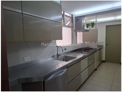 Apartamento de 3 alcobas en venta en Castropol, Medellín, 182 m² · foto 5 de 20