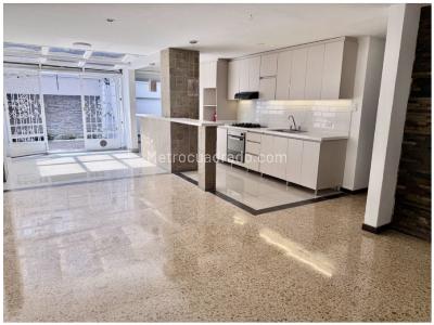 Apartamento de 3 alcobas en venta en Castropol, Medellín, 126 m² · foto 4 de 20