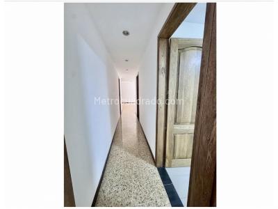 Apartamento de 3 alcobas en venta en Castropol, Medellín, 126 m² · foto 10 de 20