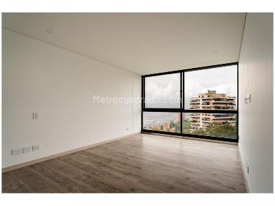 Apartamento de 3 alcobas en venta en Altos Del Poblado, Medellín, 138 m² · foto 7 de 10