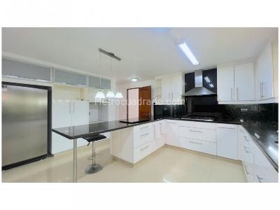 Casa de 4 alcobas en venta en San Jose, Sabaneta, 370 m² · foto 12 de 20