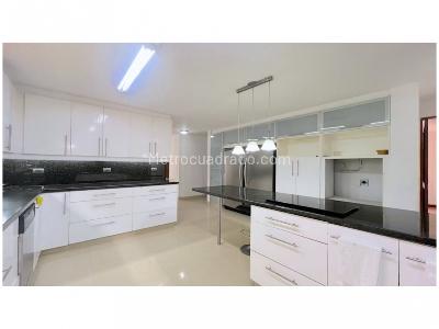 Casa de 4 alcobas en venta en San Jose, Sabaneta, 370 m² · foto 13 de 20