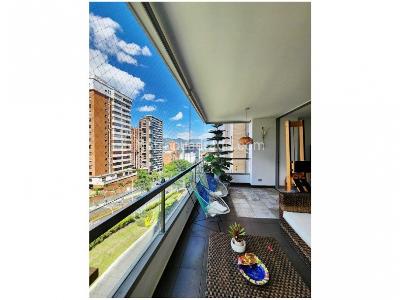 Apartamento de 3 alcobas en venta en Loma De Los Parra, Medellín, 187 m² · foto 2 de 15
