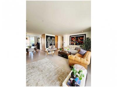 Apartamento de 3 alcobas en venta en Loma De Los Parra, Medellín, 187 m² · foto 4 de 15