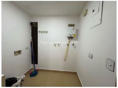 Apartamento de 3 alcobas en venta en Las Lomitas, Sabaneta, 110 m² · foto 9 de 19