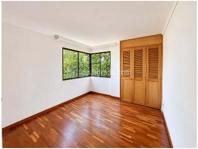 Apartamento en venta en El Tesoro, Medellín · foto 9 de 10