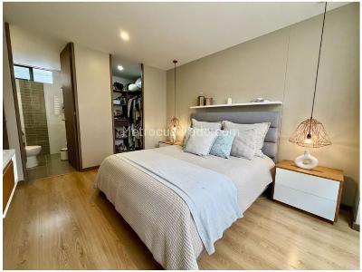 Apartamento en venta en Loma De Las Brujas, Envigado · foto 15 de 18