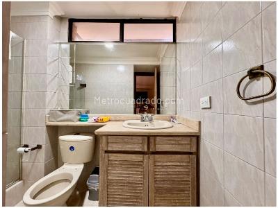 Apartamento de 3 alcobas en venta en La Toja, Medellín, 280 m² · foto 9 de 20