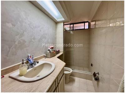 Apartamento de 3 alcobas en venta en La Toja, Medellín, 280 m² · foto 13 de 20