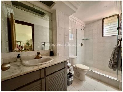 Apartamento de 3 alcobas en venta en La Toja, Medellín, 280 m² · foto 16 de 20