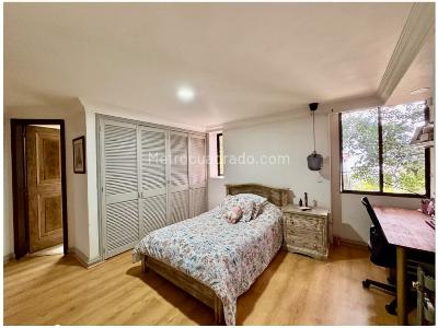 Apartamento de 3 alcobas en venta en La Toja, Medellín, 280 m² · foto 17 de 20