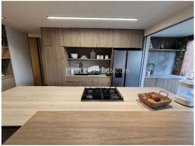 Apartamento de 3 alcobas en venta en Las Santas, Medellín, 168 m² · foto 3 de 20