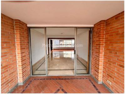 Apartamento de 3 alcobas en venta en Los Balsos, Medellín, 211 m² · foto 8 de 20