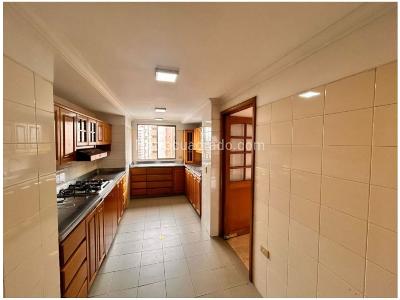 Apartamento de 3 alcobas en venta en Los Balsos, Medellín, 211 m² · foto 17 de 20