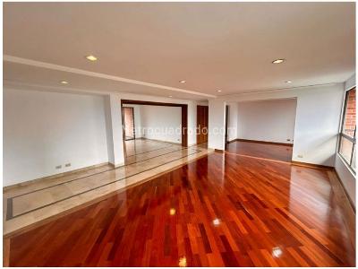 Apartamento de 3 alcobas en venta en Los Balsos, Medellín, 211 m² · foto 19 de 20