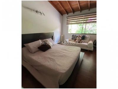 Casa de 3 alcobas en venta en La Abadia, Envigado, 166 m² · foto 12 de 20