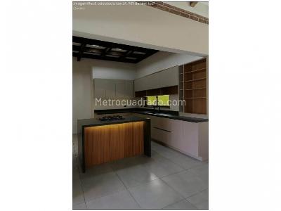 Casa de 4 alcobas en venta en San Antonio De Pereira, Rionegro, 390 m² · foto 3 de 20