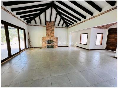 Casa de 4 alcobas en venta en San Antonio De Pereira, Rionegro, 390 m² · foto 13 de 20
