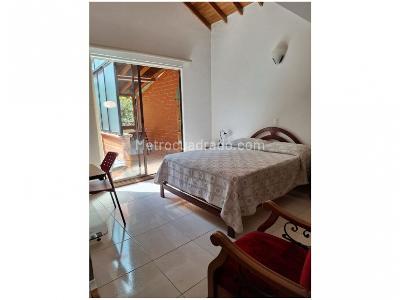 Casa de 3 alcobas en venta en Cola Del Zorro, Medellín, 355 m² · foto 12 de 20