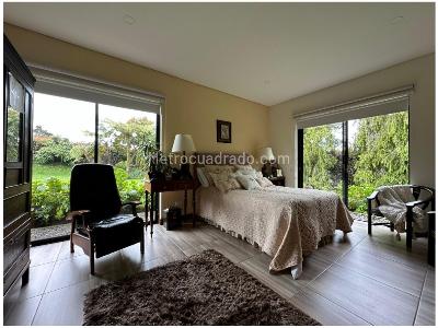 Casa de 3 alcobas en venta en Las Palmas, Medellín, 360 m² · foto 17 de 20