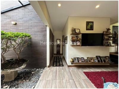 Casa de 3 alcobas en venta en Las Palmas, Medellín, 360 m² · foto 19 de 20