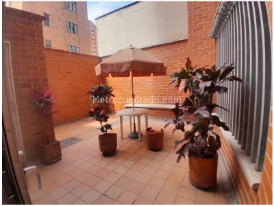 Apartamento de 3 alcobas en venta en Laureles, Medellín, 99 m² · foto 2 de 6