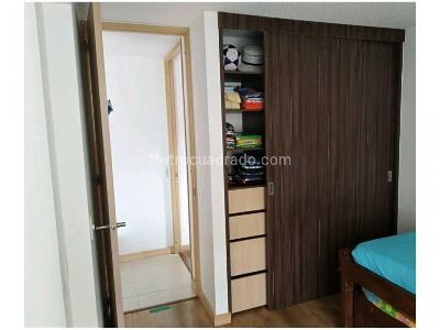 Apartamento de 2 alcobas en venta en Loma De Los Bernal, Medellín, 80 m² · foto 3 de 10