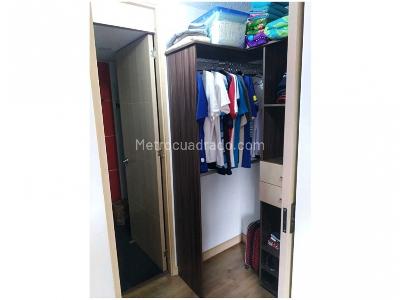 Apartamento de 2 alcobas en venta en Loma De Los Bernal, Medellín, 80 m² · foto 5 de 10
