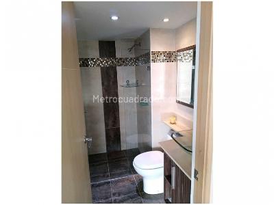 Apartamento de 2 alcobas en venta en Loma De Los Bernal, Medellín, 80 m² · foto 7 de 10