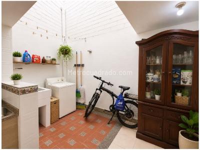 Casa de 5 alcobas en venta en El Poblado, Medellín, 305 m² · foto 5 de 20