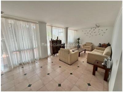 Casa de 5 alcobas en venta en El Poblado, Medellín, 305 m² · foto 10 de 20