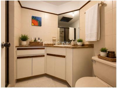 Casa de 5 alcobas en venta en El Poblado, Medellín, 305 m² · foto 15 de 20