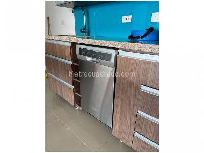 Apartamento de 3 alcobas en venta en Las Lomitas, Sabaneta, 90 m² · foto 2 de 20