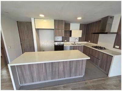 Apartamento en venta en Loma De Las Brujas, Envigado · foto 4 de 12